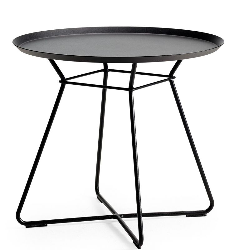 Schwarzer Leya Couchtisch von Freifrau Manufaktur mit runder Tischplatte und filigranem Metallgestell.